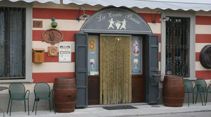 Ingresso dell'Osteria La Corte Bassa di Persichello