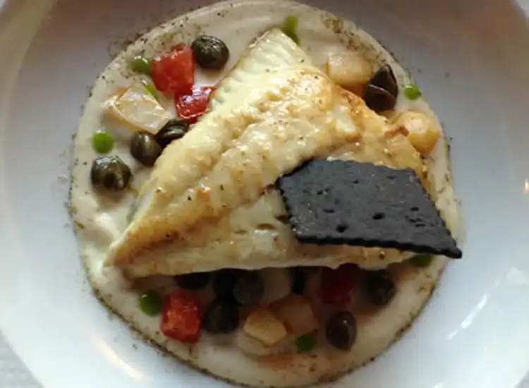 Rombo chiodato con patate e capperi di salina