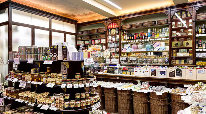 Картинки по запросу Negozio Sperlari, Via Solferino 25